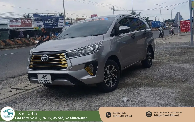 Công ty cần thuê xe Innova