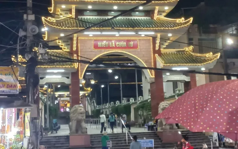 Thuê xe đi Châu Đốc