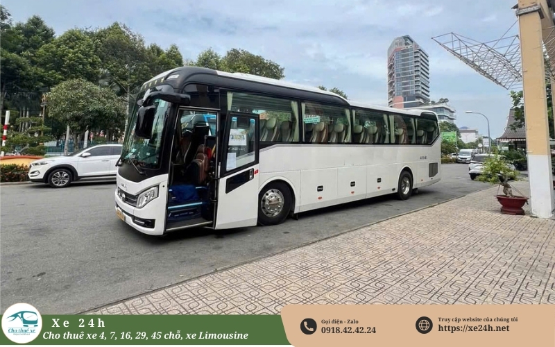 Thuê xe 45 chỗ đi Vũng tàu Thaco Bluesky TB120S