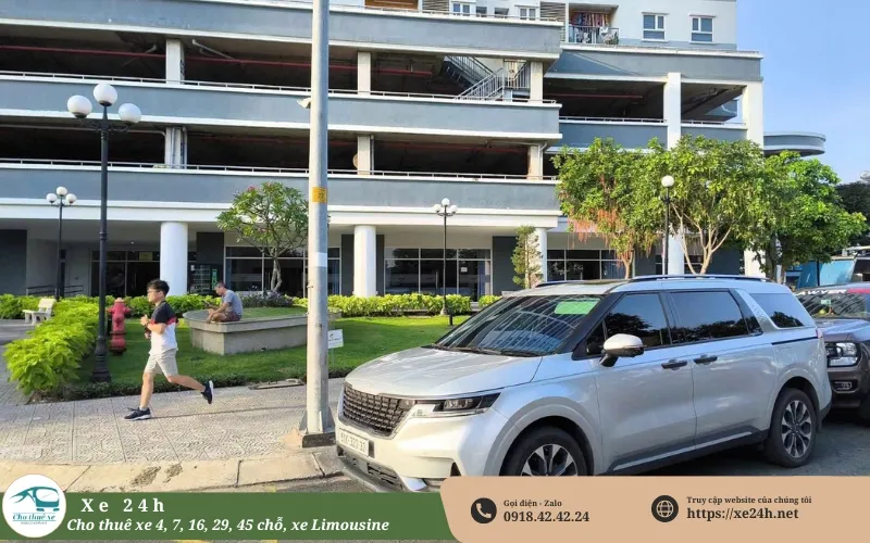 Thuê xe 7 chỗ đi công tác