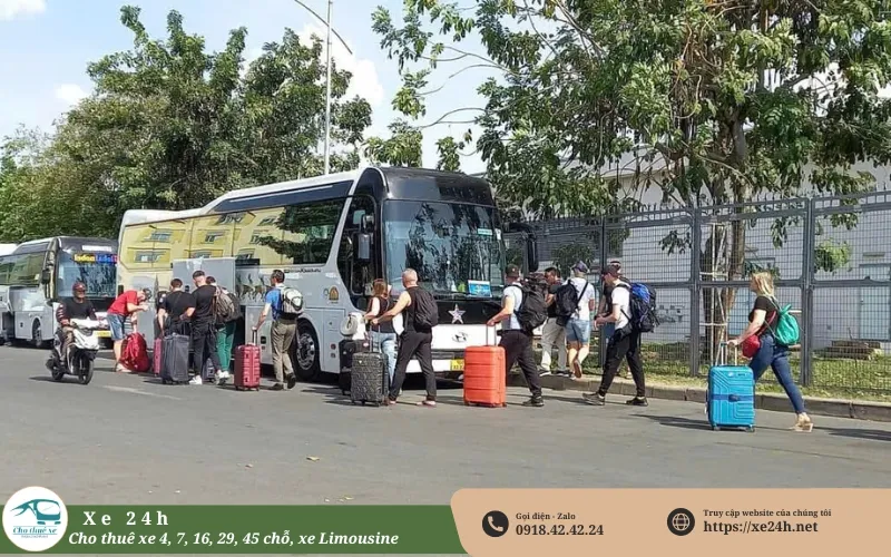 Xe 45 chỗ chở tối đa bao nhiêu người