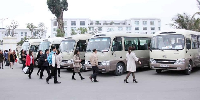 đưa đón nhân viên theo hợp đồng dài hạn