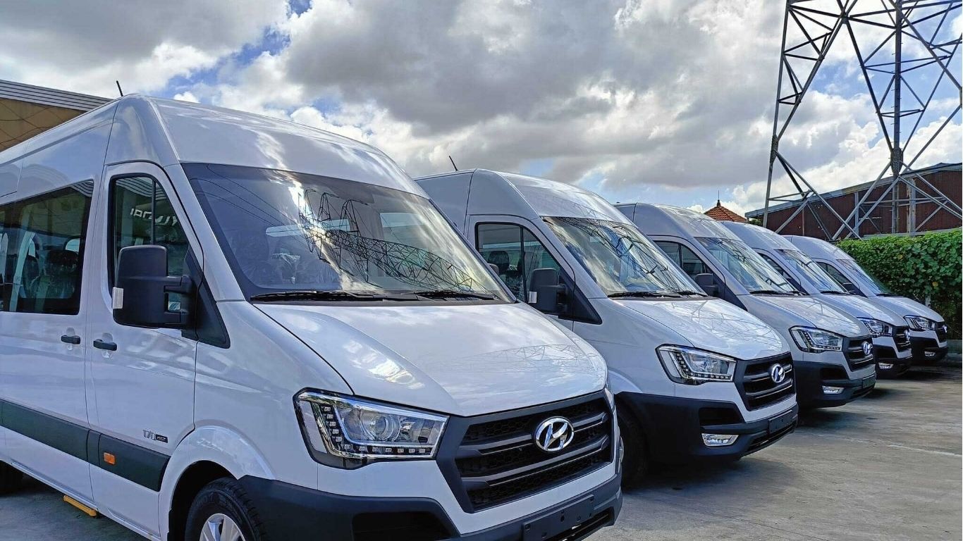 Thuê xe 16 chỗ loại nào tốt? Gợi ý dòng xe nên chọn